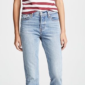 Levi’s Wedgie Icon Jeans Light Wash size 27